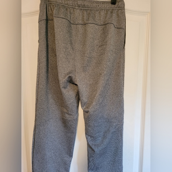 Old Navy active pants - Picture 3 of 3
